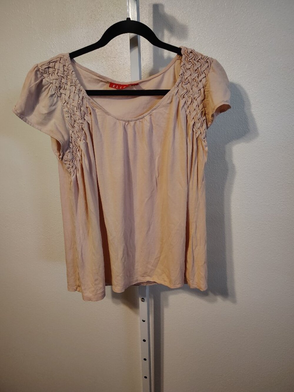 ELLE Women's Top Size Large Short Sleeve Scoop Neck Pastel